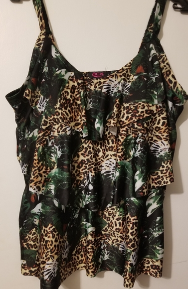 SIZE 1X TANKINI TOP - Picture 3 of 6